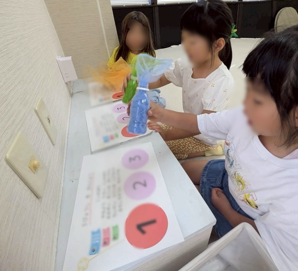 3拍子を視覚的に感じるトイロミュージックのリトミックレッスン